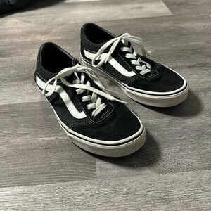 vans size 8.5 Women’s Black and White